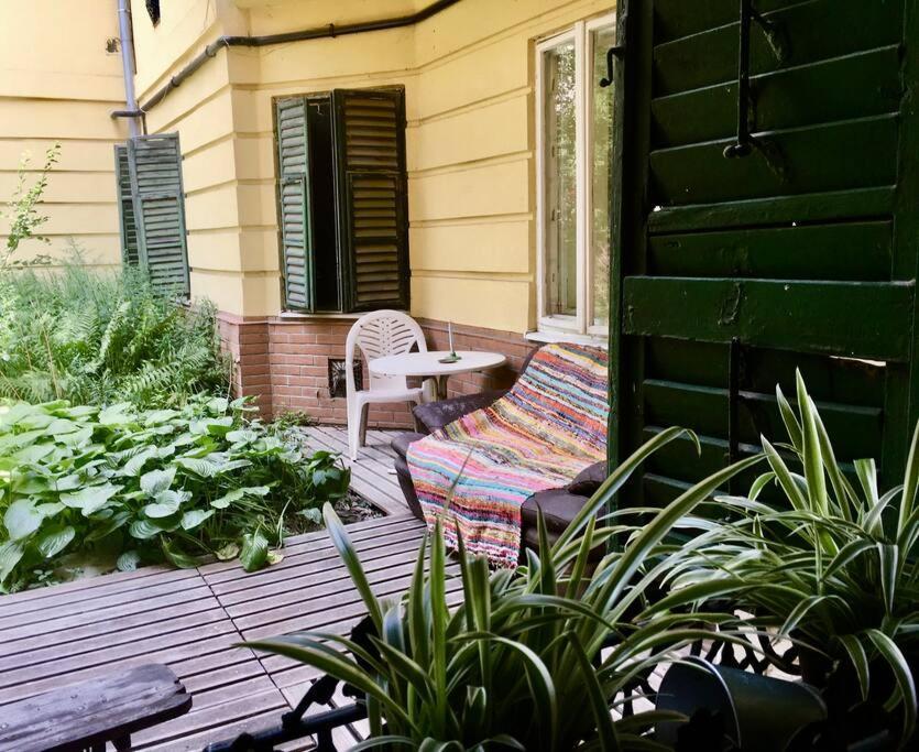 Vintage Studio Apartment, Garden And Free Parking Budapest Exterior photo